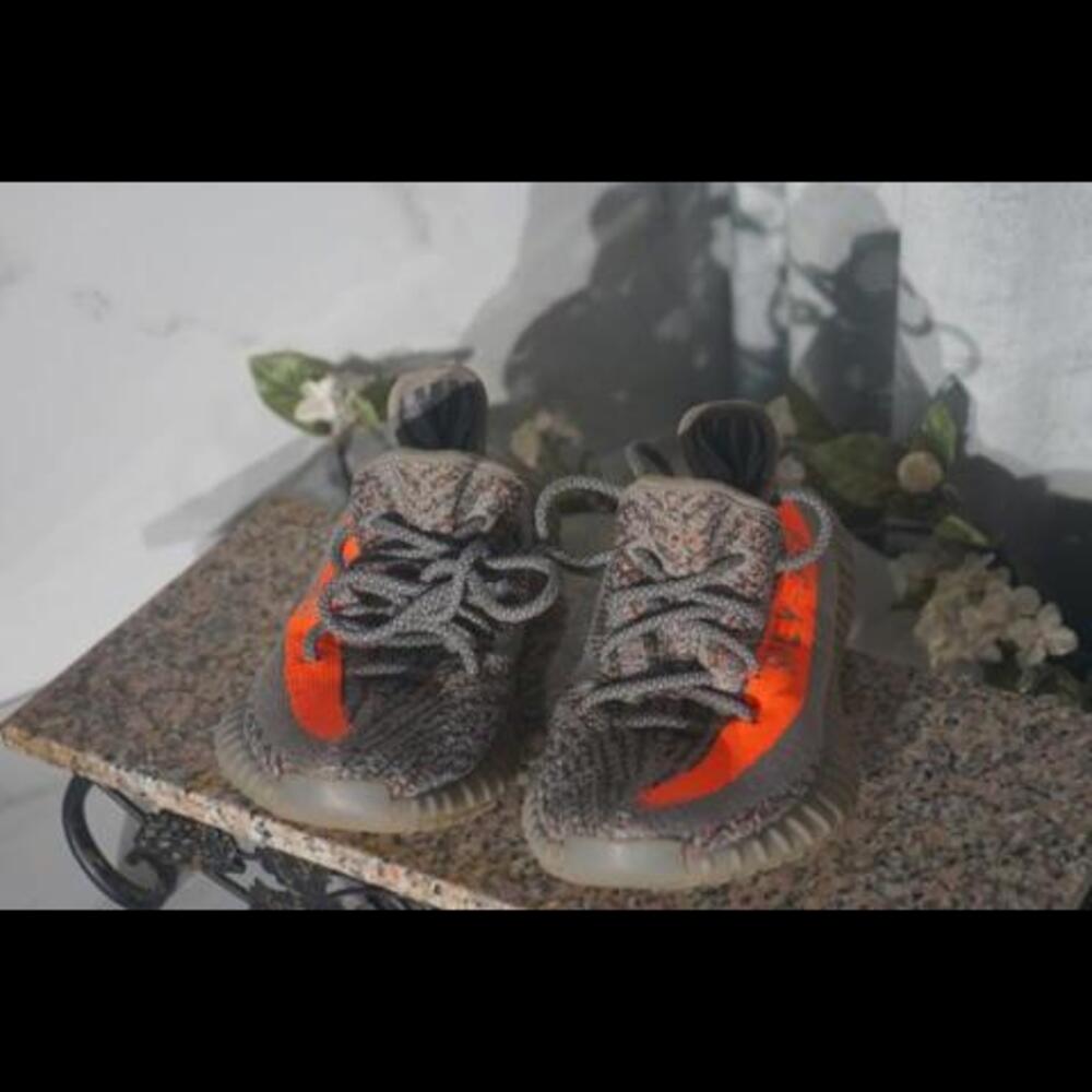 Yeezy - Picture 10 of 10